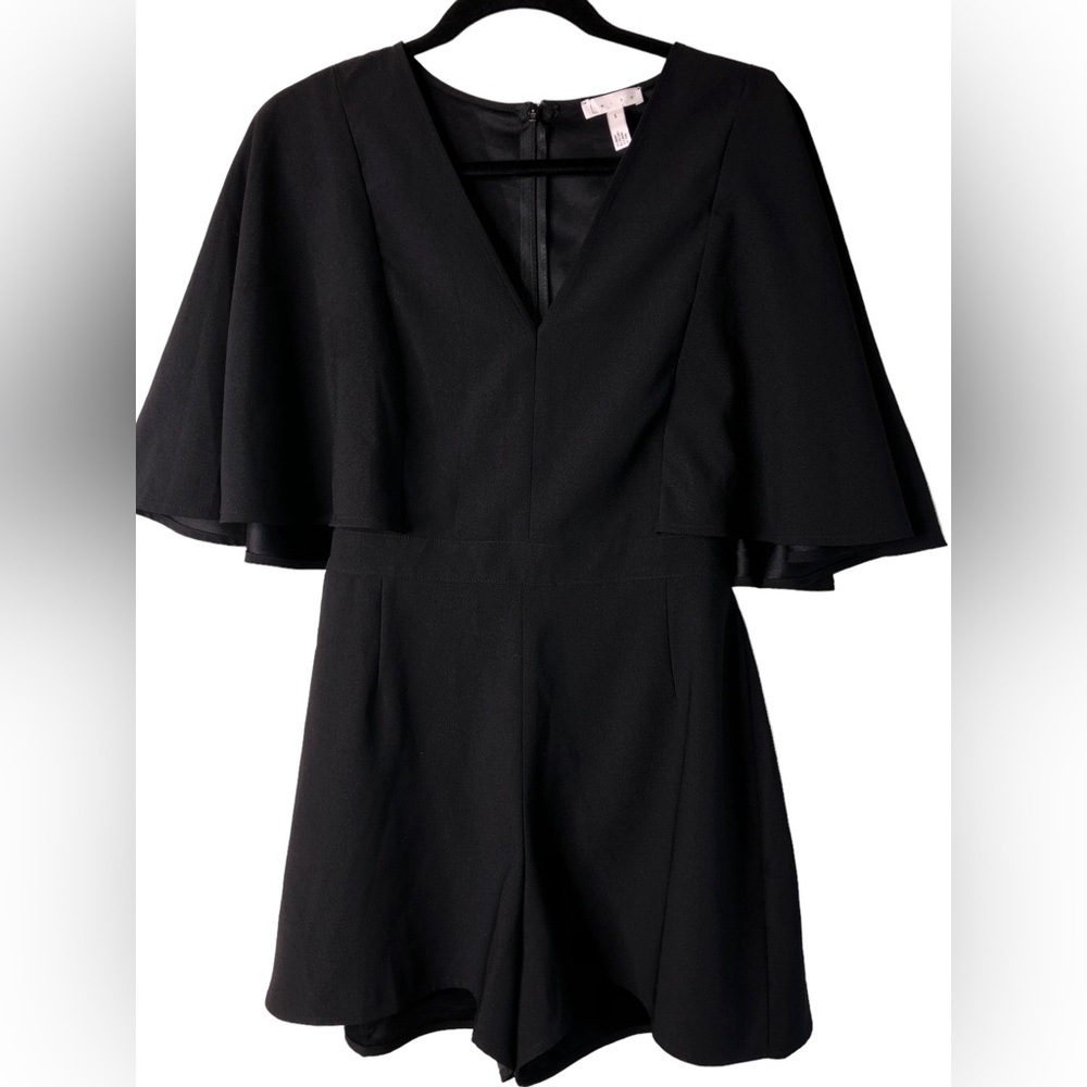 Leith Black Flutter Sleeve V Neck Romper Size Small